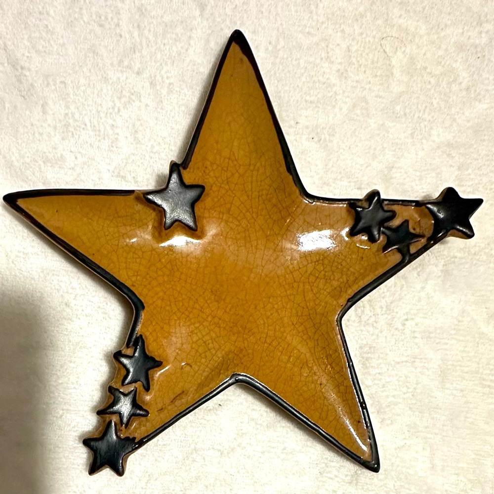 Primitive Ceramic Star; Tan and Blue colored; cracked tan paint; Great Condition